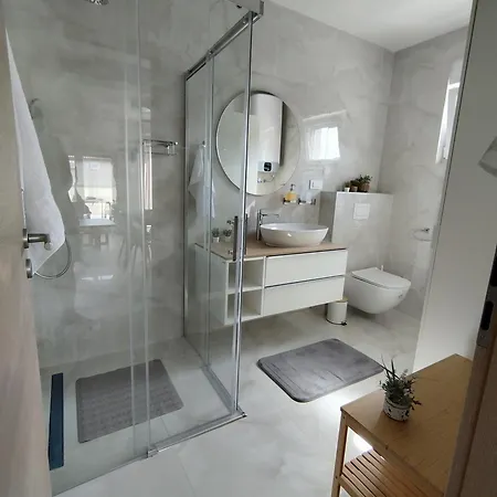 Old Town 2 Apartman Starigrad-Paklenica
